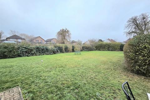 2 bedroom apartment to rent, Magpie Hall Lane, Bromley BR2