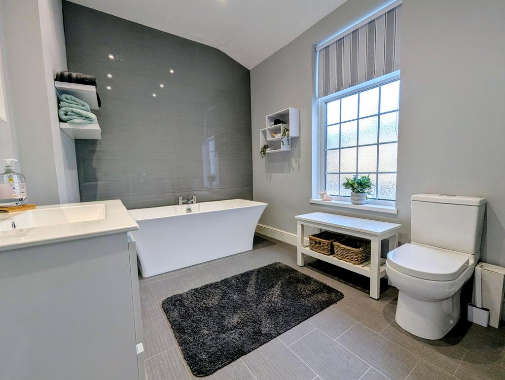 Main Bathroom