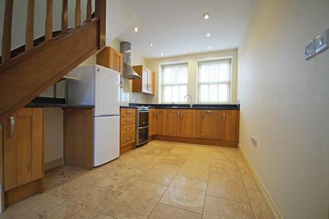 2 bedroom house to rent, Off London Road GL52 6ER