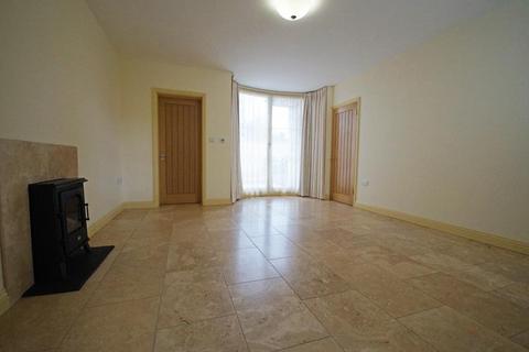 2 bedroom house to rent, Off London Road GL52 6ER