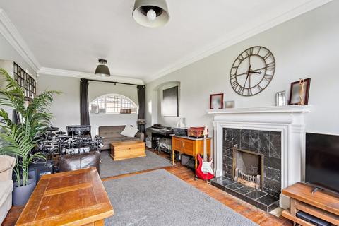 undefined, Silverdale Road, Bushey, WD23