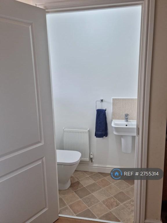 Wc - Downstairs