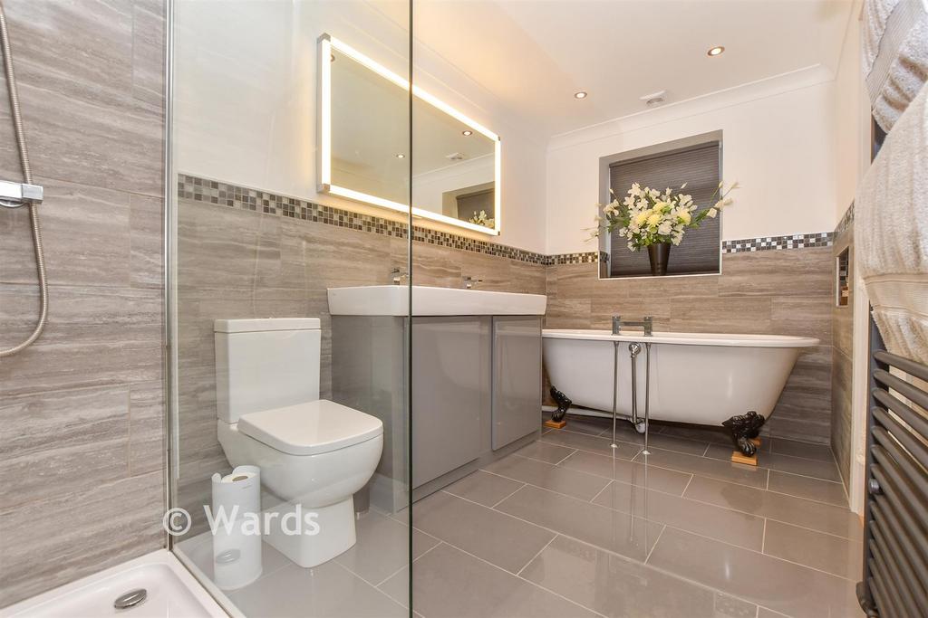 En-Suite Bathroom