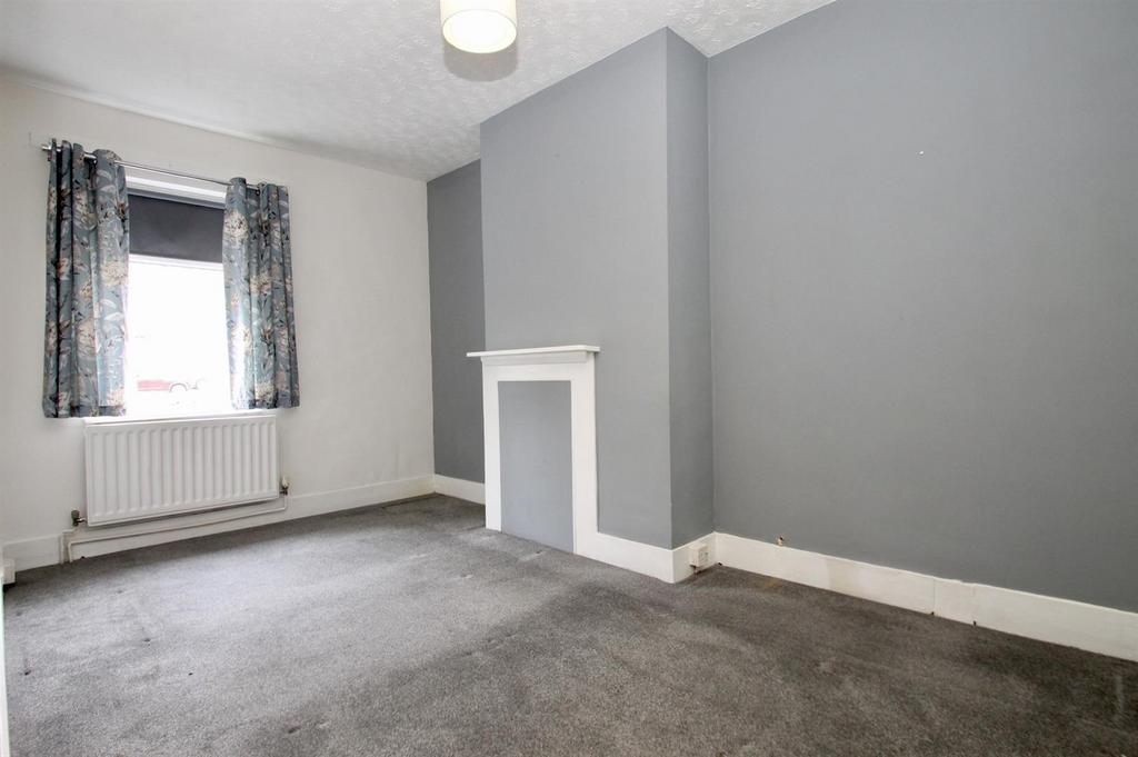 Bedroom 1.jpg