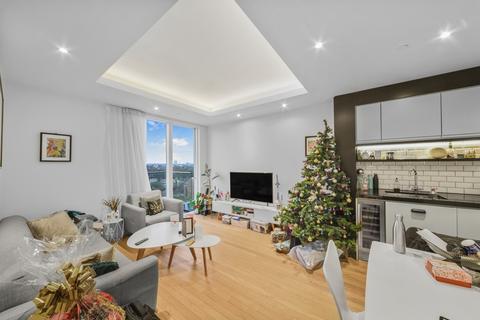 2 bedroom apartment to rent, Park Vista Tower, Cobblestone Square E1W
