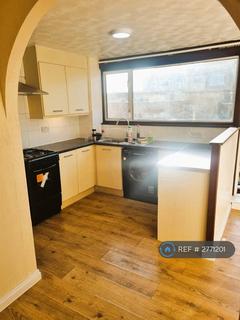 3 bedroom terraced house to rent, Corringham Road, Stanford-Le-Hope, SS17