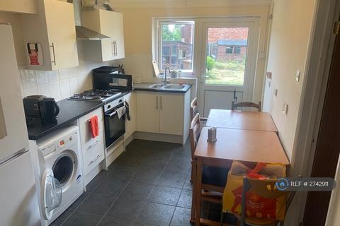 undefined, Felixstowe Road, Ipswich, IP3