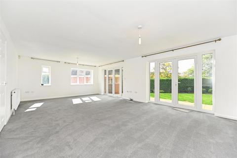 4 bedroom detached house to rent, Torton Hill Road, Arundel