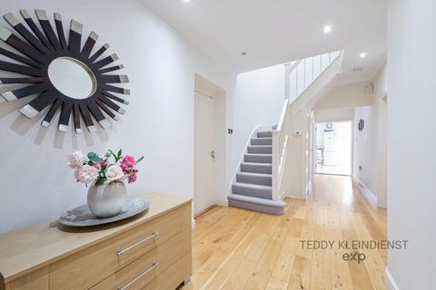 undefined, Malden Road, New Malden KT3