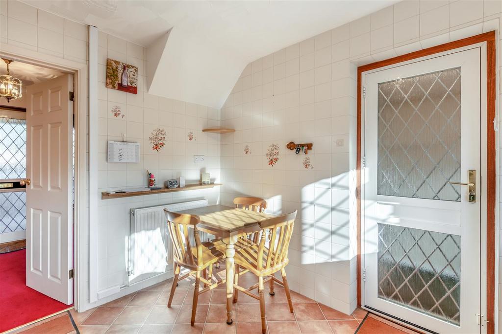 8668015-interior10.jpg