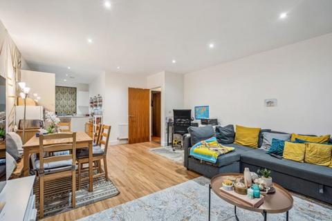 2 bedroom apartment to rent, Riverside Place, Pinner