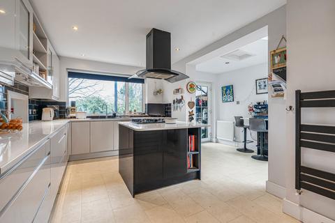 undefined, Hare Hill, Surrey KT15