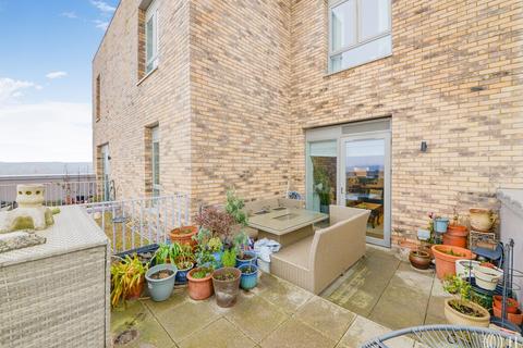 2 bedroom apartment to rent, Mary Neuner Road London N8