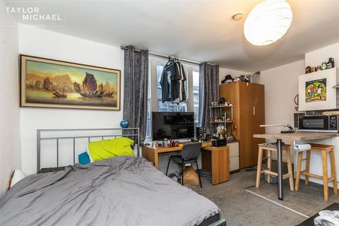 1 bedroom in a house share to rent, Dorset Gardens, Brighton