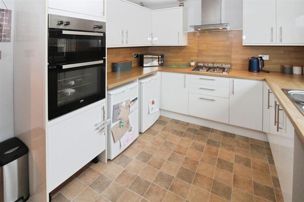 Fitted Kitchen