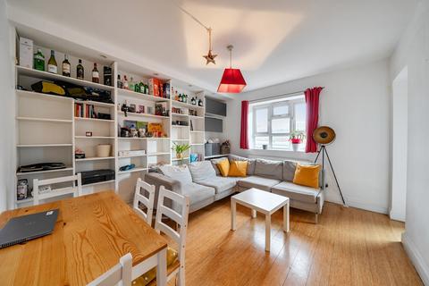 4 bedroom property for sale, Gray Street, London, SE1