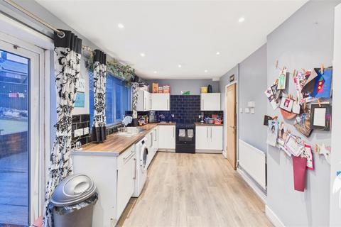 3 bedroom terraced house for sale, Archer Square, Farringdon, Sunderland