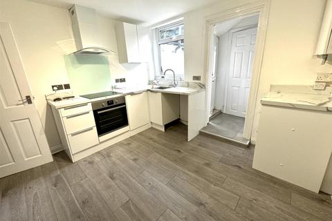 2 bedroom end of terrace house to rent, Gladstone Road, Maidstone ME14