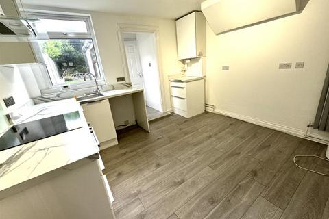 2 bedroom end of terrace house to rent, Gladstone Road, Maidstone ME14