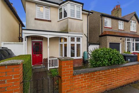 3 bedroom detached house for sale, Hillcrest, Monkseaton