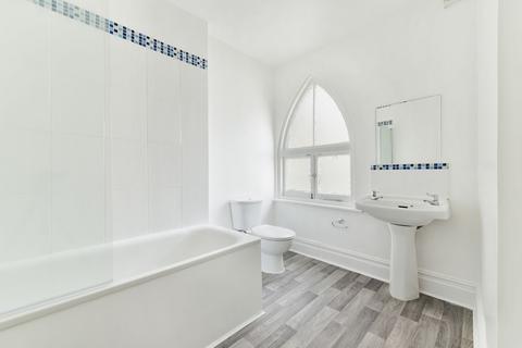 2 bedroom flat to rent, Uxbridge Road, London, W12