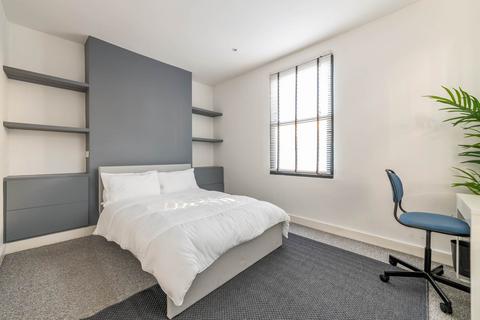 2 bedroom apartment to rent, Brookfield Road, Victoria Park