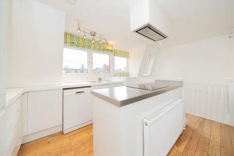 3 bedroom flat for sale, Burnfoot Avenue, London SW6