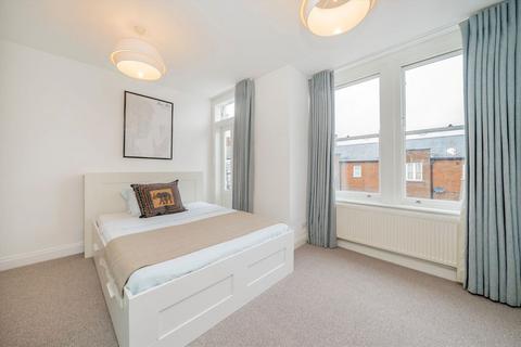 3 bedroom flat for sale, Burnfoot Avenue, London SW6