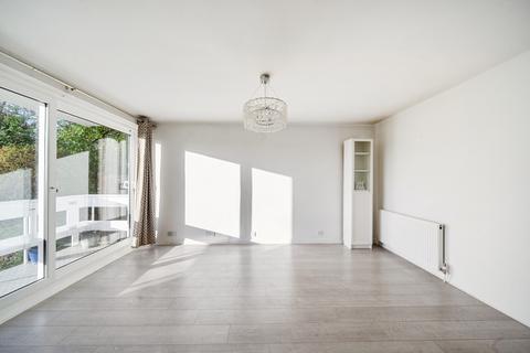 undefined, Queens Road, Kingston Upon Thames, KT2