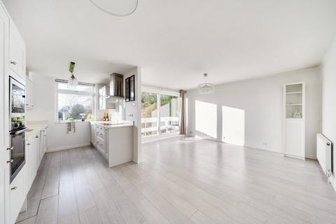 undefined, Queens Road, Kingston Upon Thames, KT2