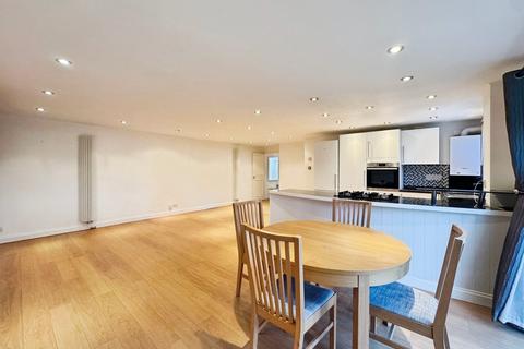 2 bedroom flat to rent, Oxford Place, Manchester, Greater Manchester, M14