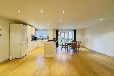 2 bedroom flat to rent, Oxford Place, Manchester, Greater Manchester, M14