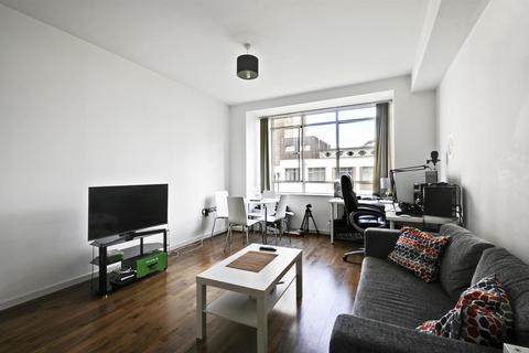 1 bedroom flat to rent, Wallis House, Great West Road, Brentford, TW8