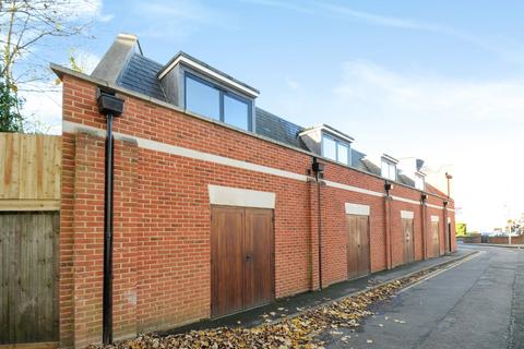 2 bedroom flat to rent, Burnham Street, Kingston Upon Thames, Surrey, KT2