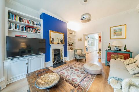 2 bedroom flat for sale, Sisters Avenue, London SW11