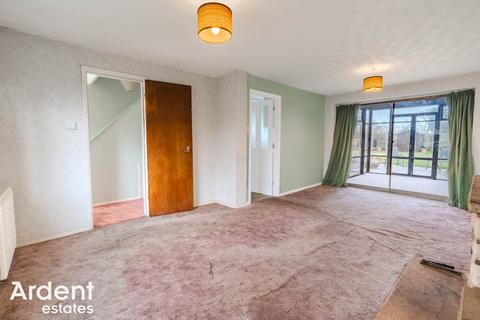 3 bedroom semi-detached house for sale, Cedar Chase, Heybridge