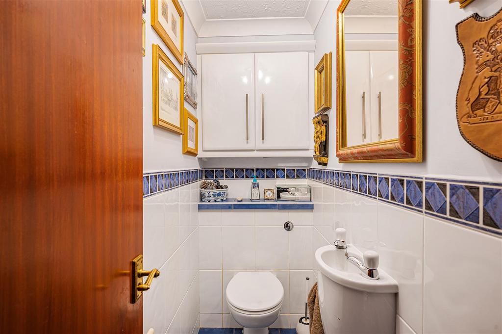 Cloakroom/WC