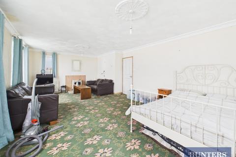 2 bedroom detached house for sale, Flat Cliffs, Primrose Valley, Filey