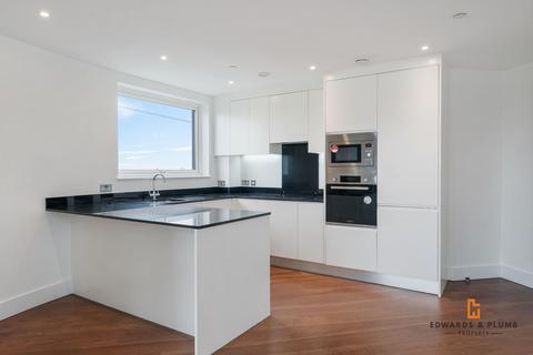 2 bedroom flat to rent, Western Gateway, London E16