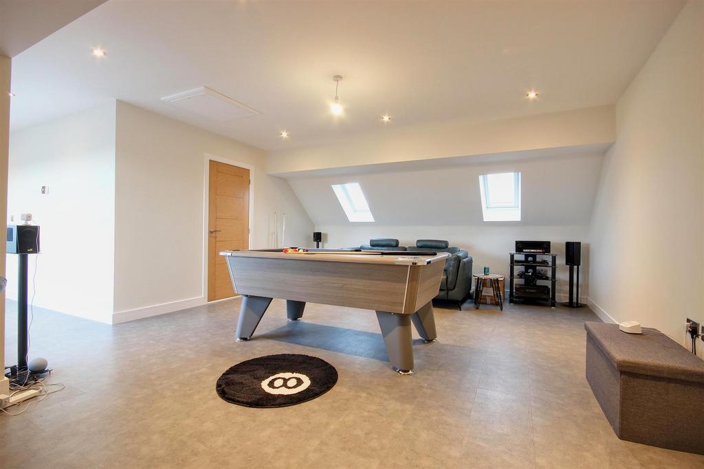 ENTERTAINMENT ROOM (or BEDROOM 5)