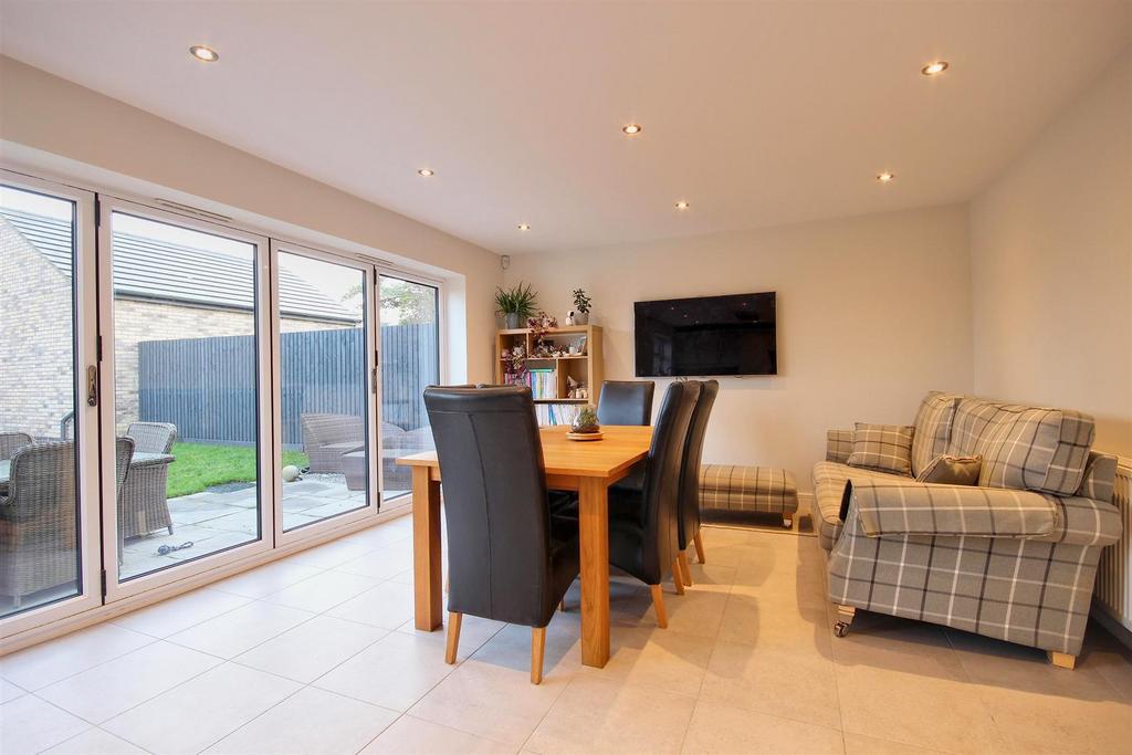 Kitchen, dining and day room