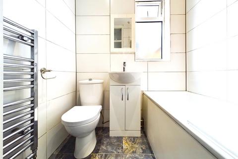 1 bedroom flat to rent, High Road Leytonstone, London E11