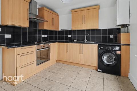 2 bedroom flat to rent, Whitehall Road, THORNTON HEATH