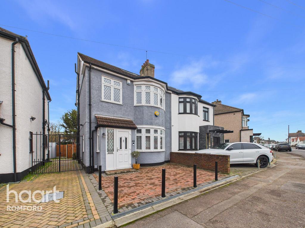Cedar Road, Romford, RM7 7JS 4 bed semi-detached house for sale - £500,000