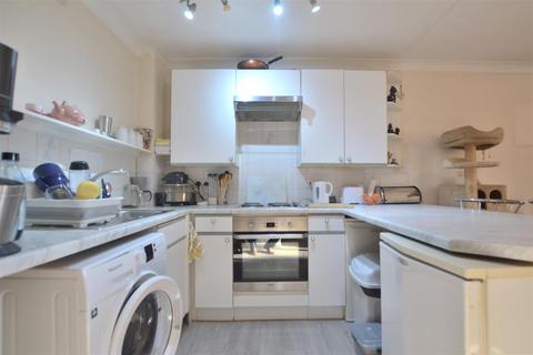 1 bedroom apartment for sale, St. Michaels Close, Fleet GU51