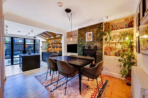 2 bedroom terraced house for sale, Chase Road, Brentwood, CM14