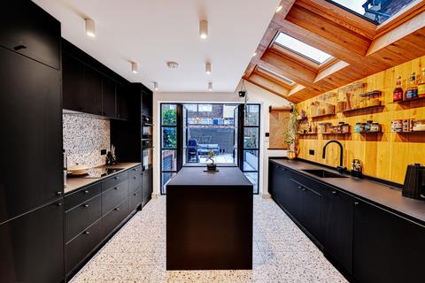 2 bedroom terraced house for sale, Chase Road, Brentwood, CM14
