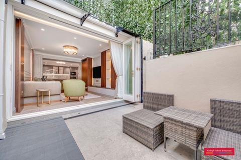 2 bedroom flat to rent, Royal Crescent, Holland Park, London, W11