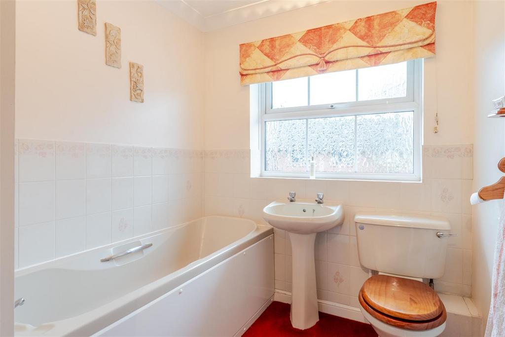 14 Moorside Yatton BS49 4 RL37.jpg