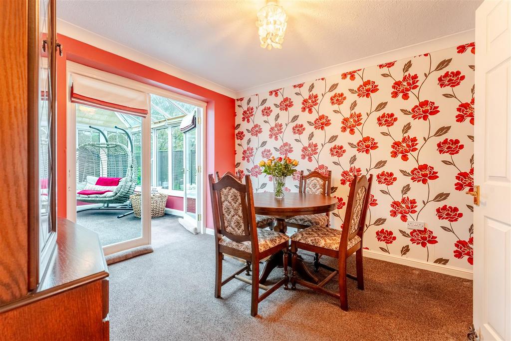 14 Moorside Yatton BS49 4 RL8.jpg